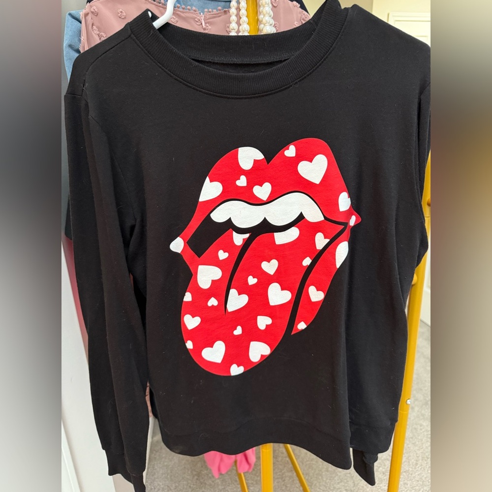 Women’s Rolling Stones crew neck size medium